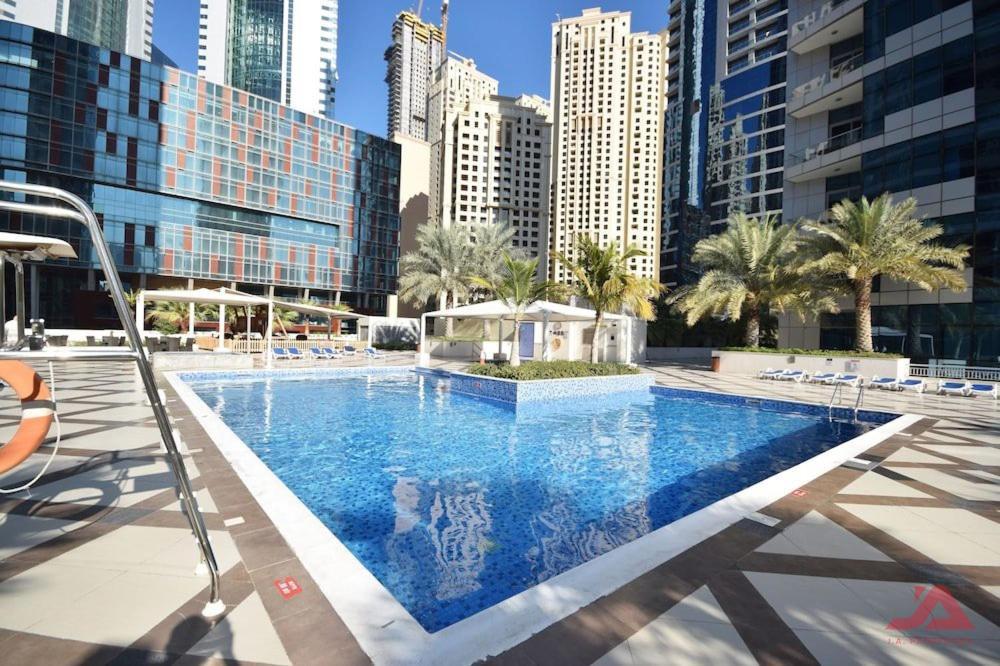 Cozy Marina & Sea View Apt In Bay Central Tower Dubai Marina With Modern Gym & Pool, Steps To Beach & Metro Exterior foto