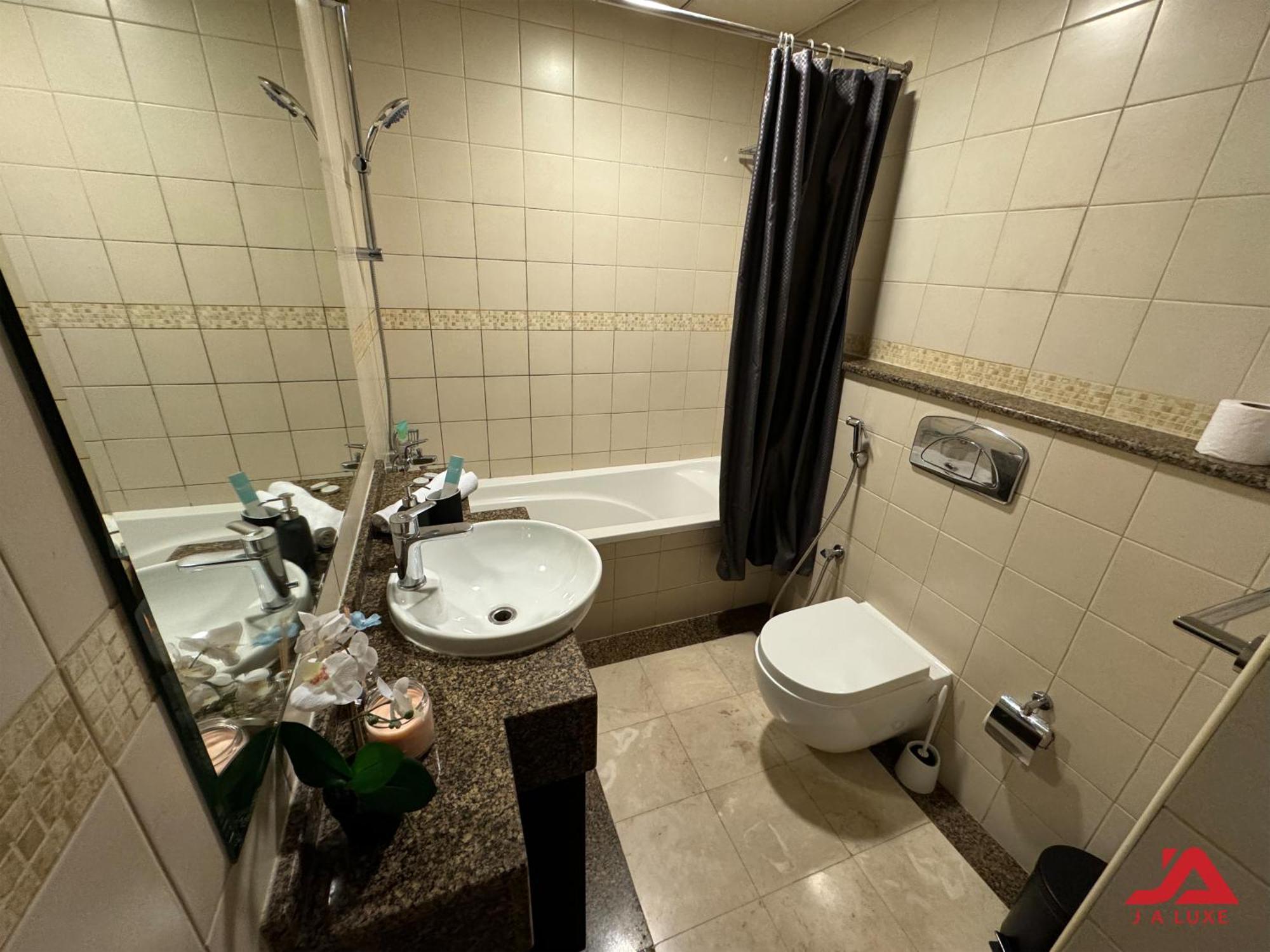 Cozy Marina & Sea View Apt In Bay Central Tower Dubai Marina With Modern Gym & Pool, Steps To Beach & Metro Exterior foto