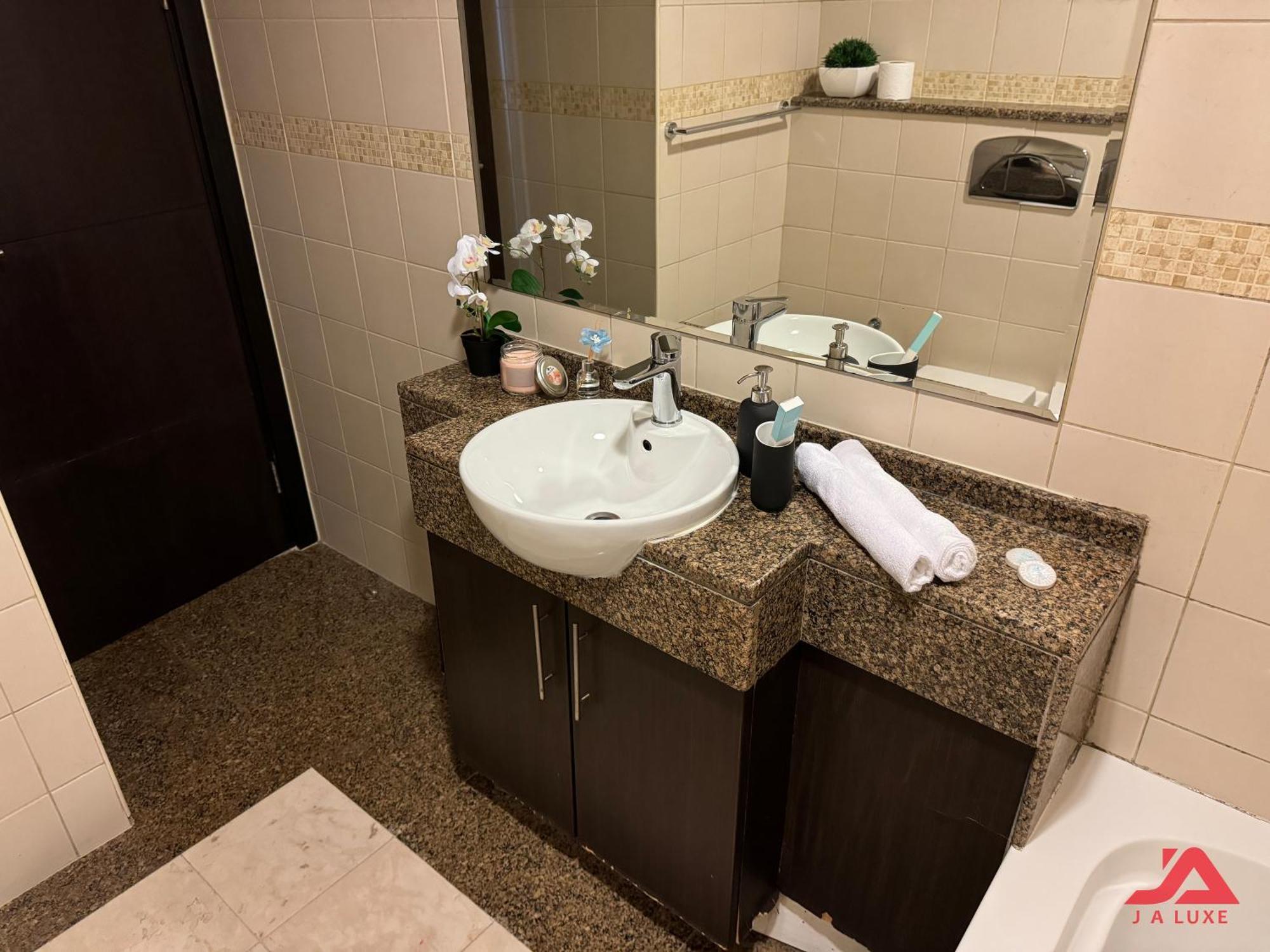 Cozy Marina & Sea View Apt In Bay Central Tower Dubai Marina With Modern Gym & Pool, Steps To Beach & Metro Exterior foto